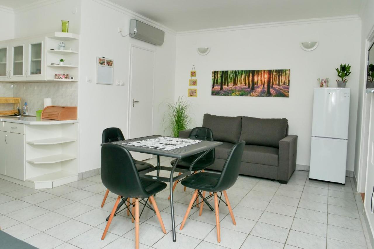 Cseresznyes Apartman Berekfürdő Exterior foto